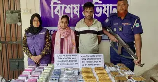 ঝিনাইদহে অবৈধ ভারতীয় ওষুধসহ দম্পতি গ্রেপ্তার